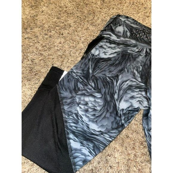 Champion Women's Patterned Black & White Skinny Leggings Size Small - Picture 10 of 11
